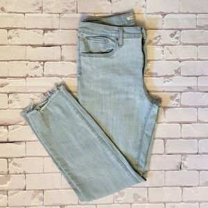 Levi's 724 Light Wash Frayed Hem Jeans - High Rise Straight